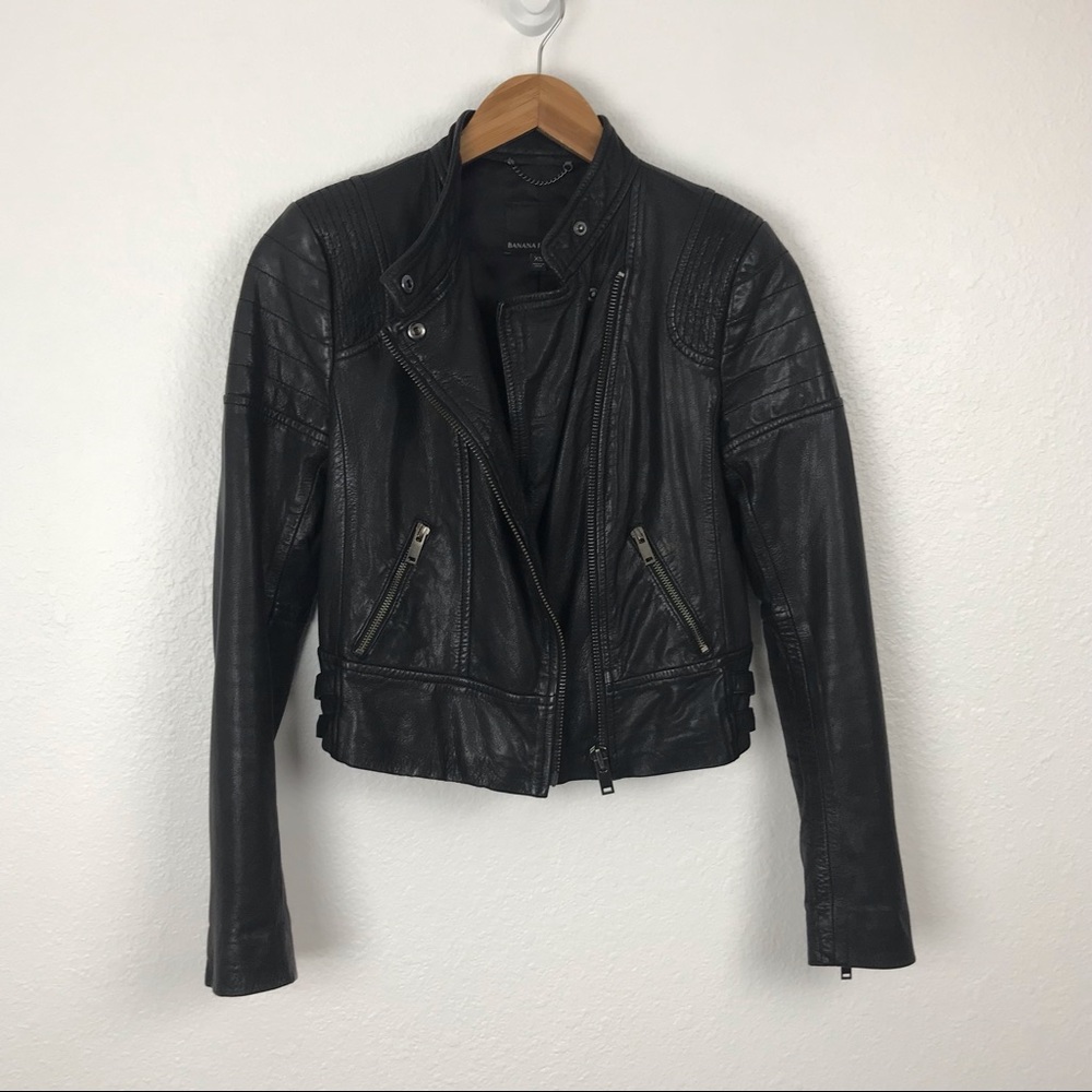 Banana Republic black leather buckle asymmetrical zipper cropped Moto Jacket
